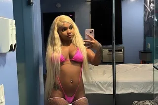 thick booty redbone just got in town - Image 11